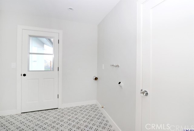 770 Panorama Place Pasadena, CA 91105 - Photo 21 of 35 a view of an empty room