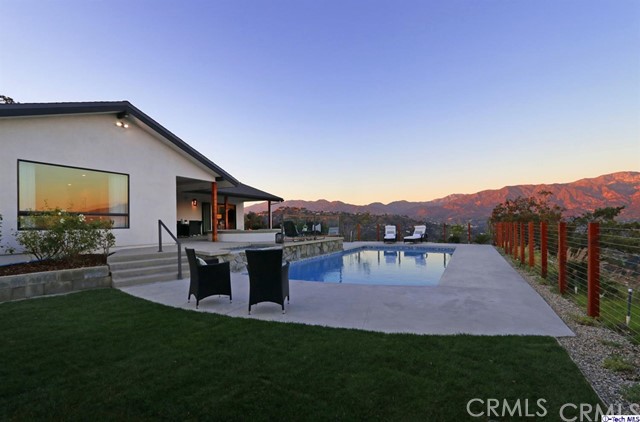 770 Panorama Place Pasadena, CA 91105 - Photo 28 of 35 a house view with a garden space