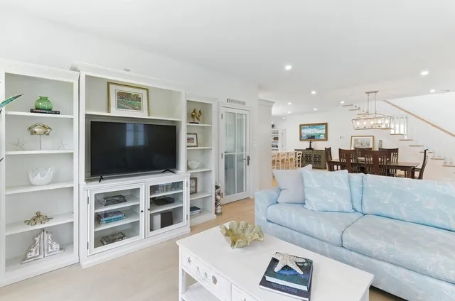 $1,995,000 | 4 Gadsden Lane, Newbury, MA 01951