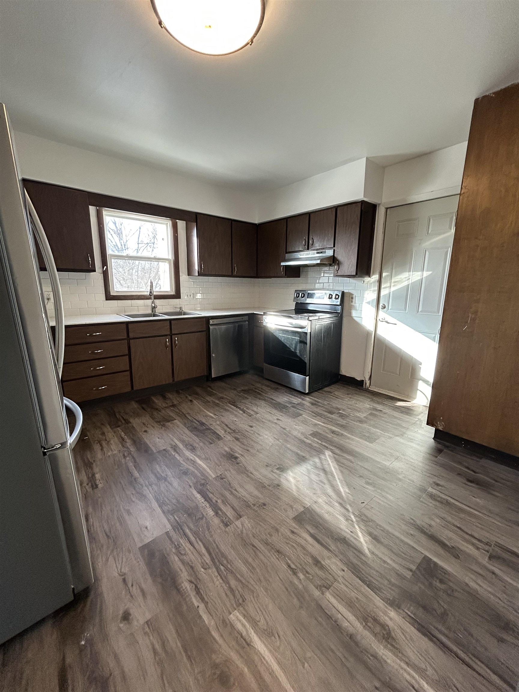 160 South Hickory Street Fond du Lac, WI 54935 - Photo 12 of 21