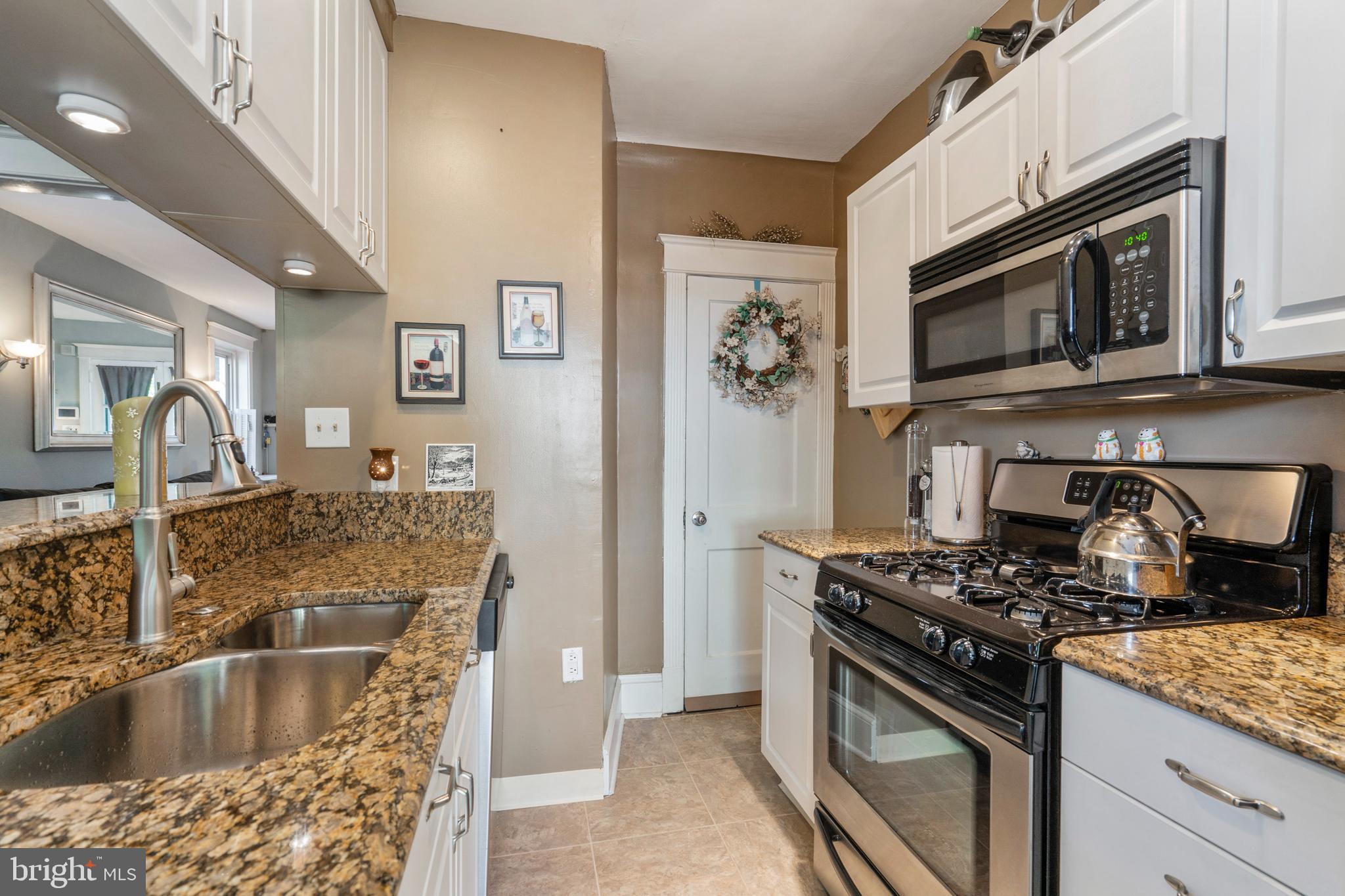 32 Wellington Road Ardmore, PA 19003 - Photo 18 of 35 Gas Cooking, Updated Granite Counter Tops
