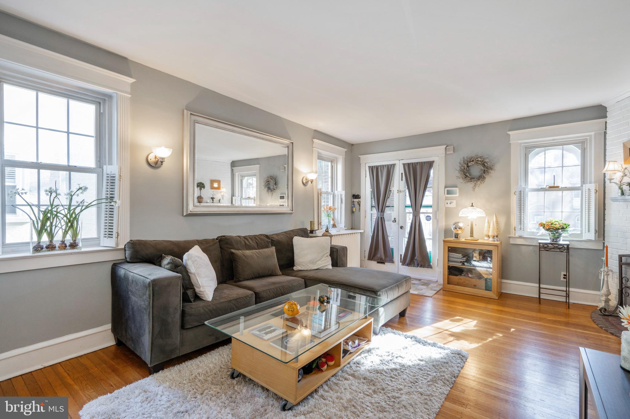 32 Wellington Road Ardmore, PA 19003 - Photo 7 of 35 Living Room