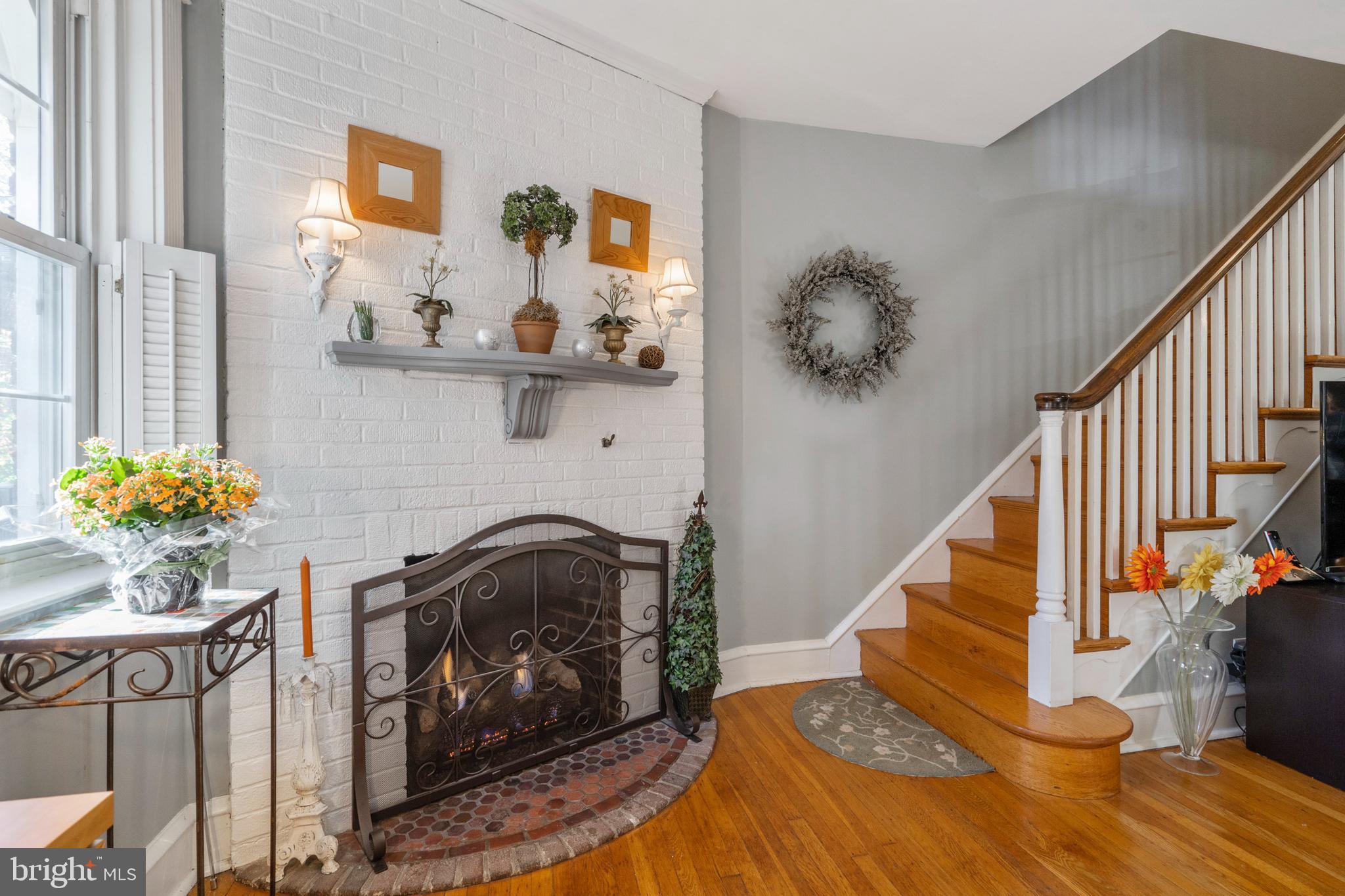 32 Wellington Road Ardmore, PA 19003 - Photo 8 of 35 Working Gas Fireplace