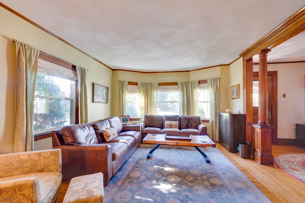 40 Arlington Road Woburn, MA 01801 - Photo 8 of 42 Gallery Image 8