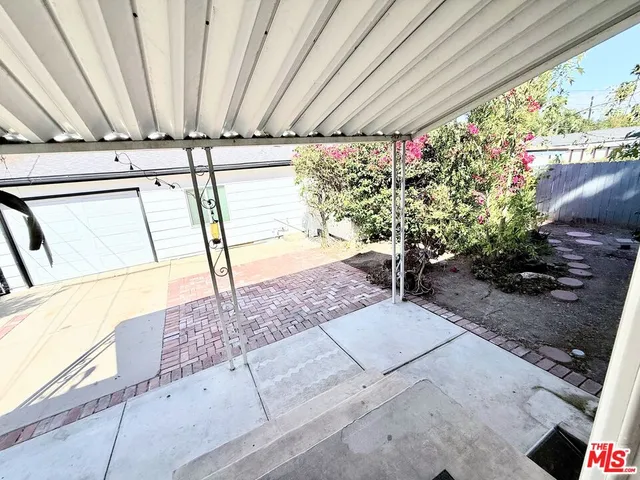 a view of an entryway