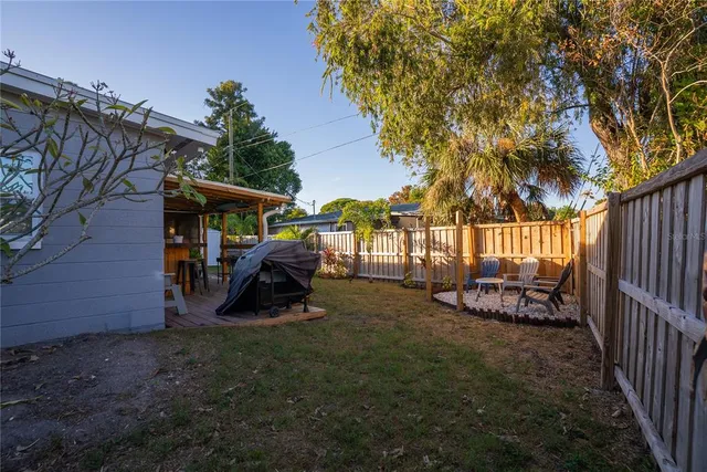 a view of garden with patio