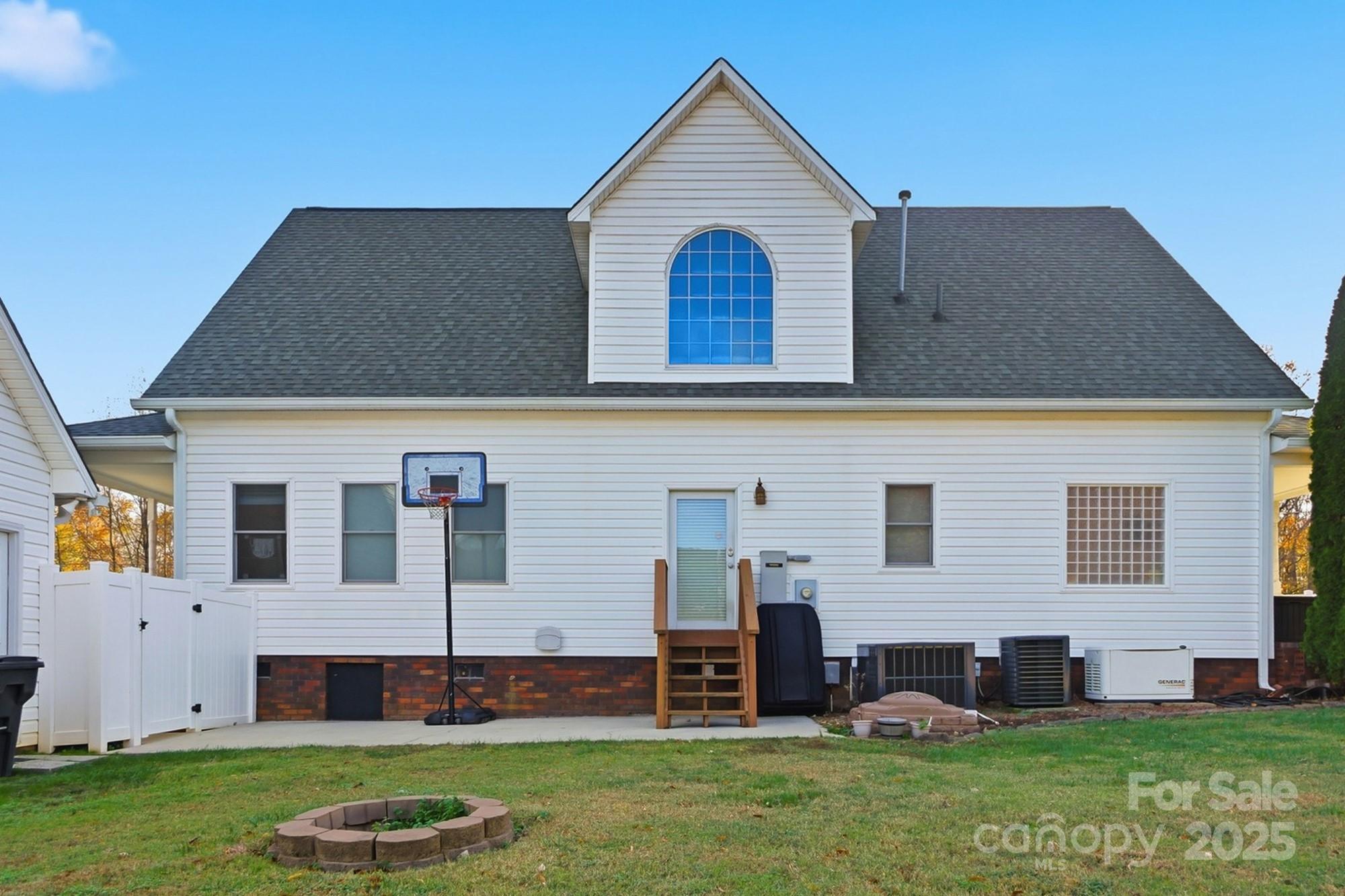 845 St Paul Church Road Salisbury, NC 28146 - Photo 18 of 44 a front view of house with yard