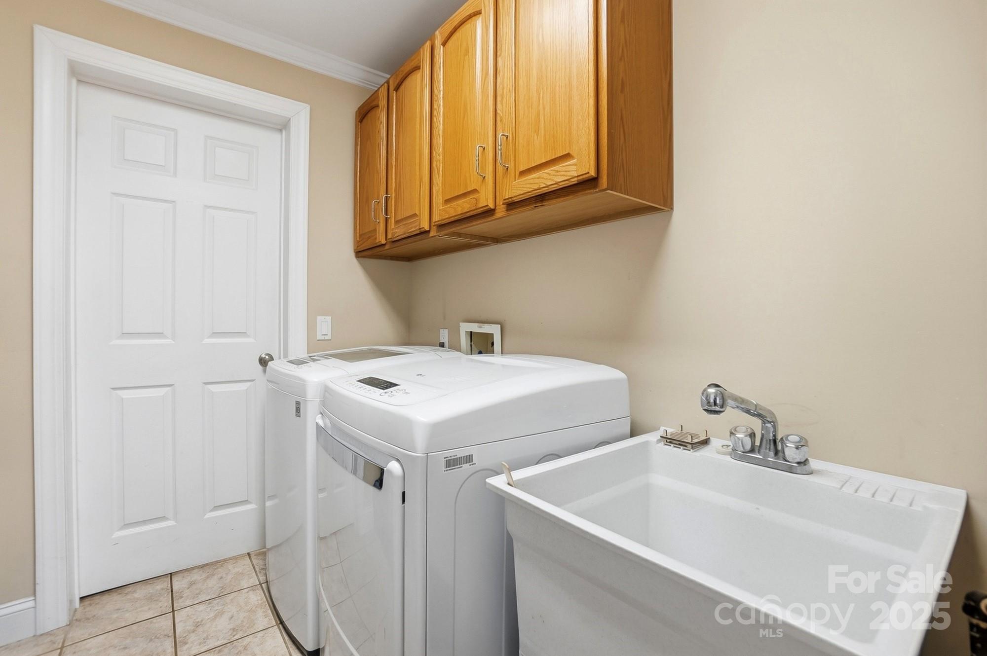845 St Paul Church Road Salisbury, NC 28146 - Photo 27 of 44 a utility room with dryer and washer