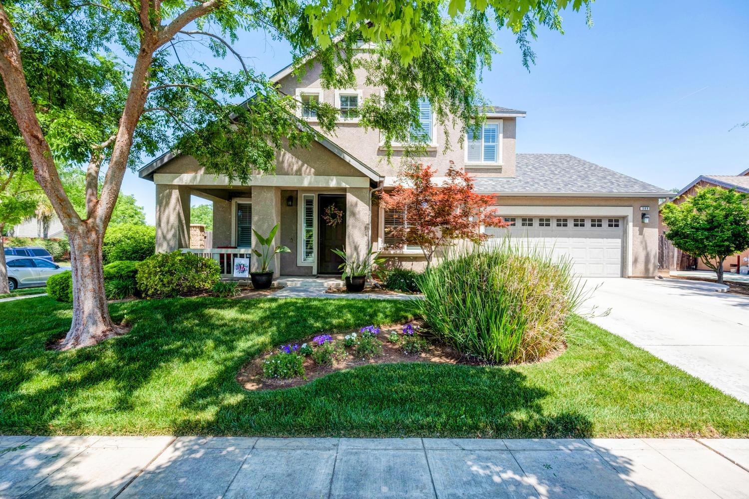 560 Cambridge Drive Reedley, CA 93654 - Photo 1 of 72 Gallery Image 1