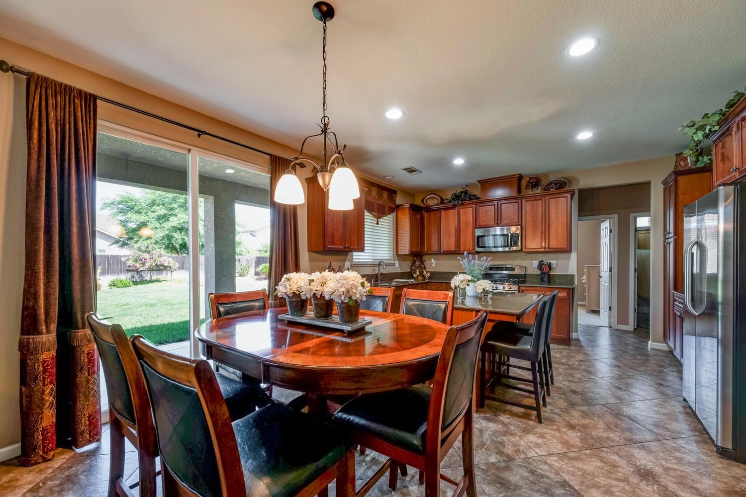 560 Cambridge Drive Reedley, CA 93654 - Photo 20 of 72 Gallery Image 20