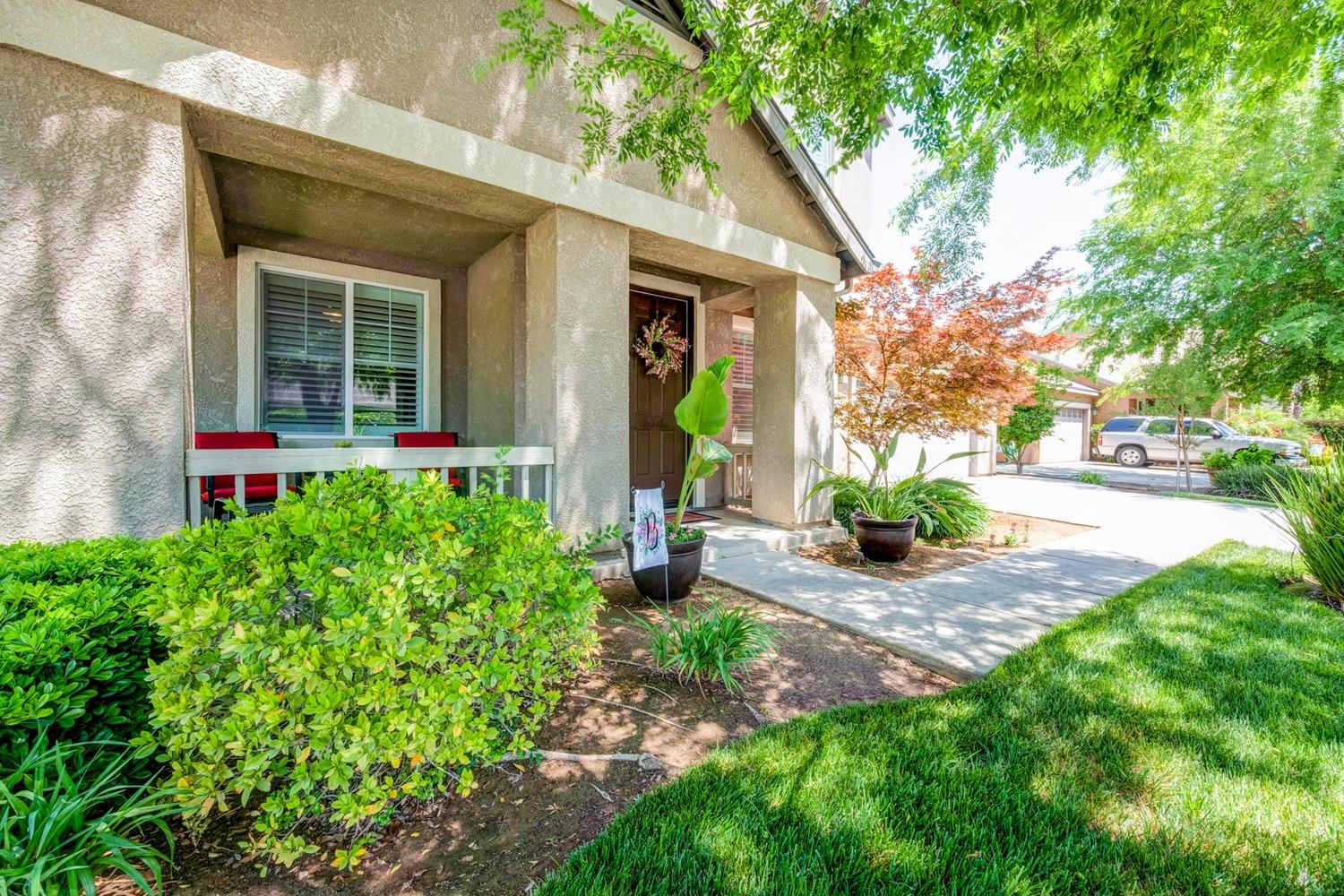 560 Cambridge Drive Reedley, CA 93654 - Photo 3 of 72 Gallery Image 3