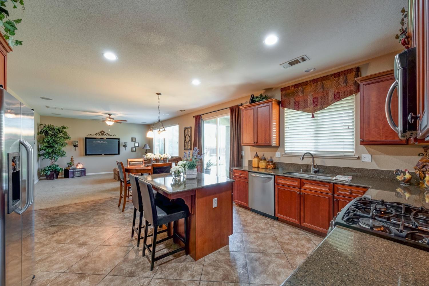 560 Cambridge Drive Reedley, CA 93654 - Photo 23 of 72 Gallery Image 23