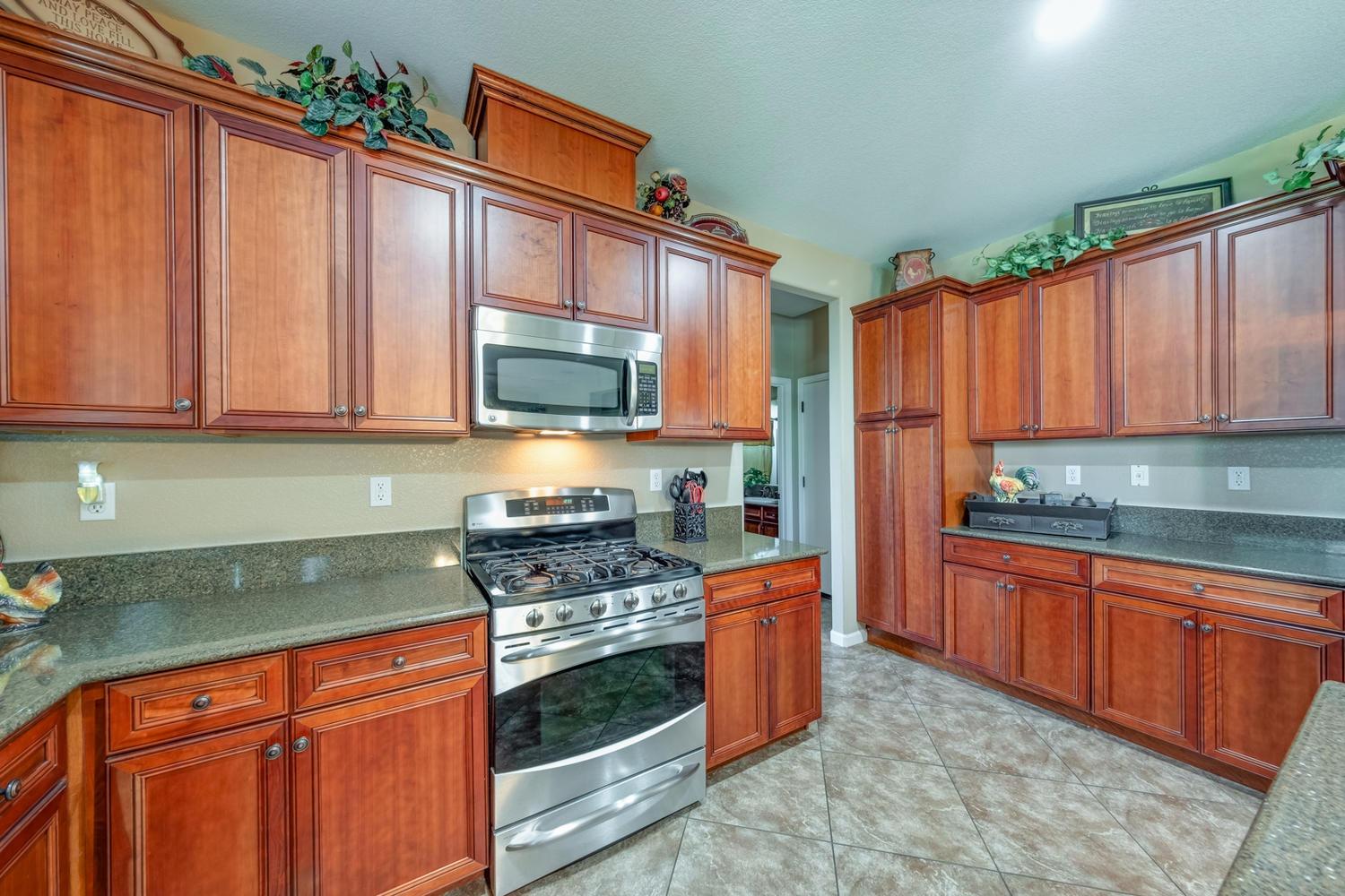 560 Cambridge Drive Reedley, CA 93654 - Photo 26 of 72 Gallery Image 26