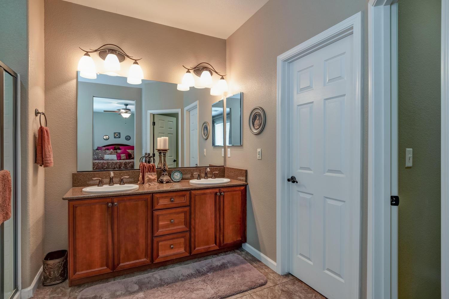 560 Cambridge Drive Reedley, CA 93654 - Photo 42 of 72 Gallery Image 42