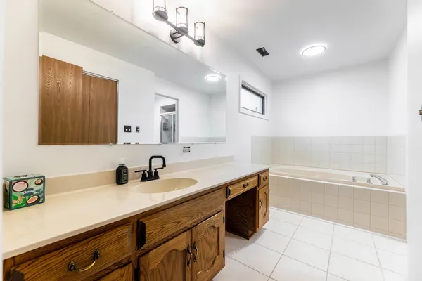 $340,000 | 9840 Terrace Drive, Unit E2, Palos Park, IL 60464