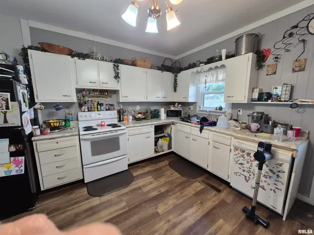 $70,000 | 110 West Park Street, Harrisburg, IL 62946