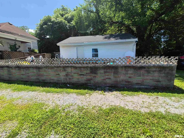 $70,000 | 110 West Park Street, Harrisburg, IL 62946