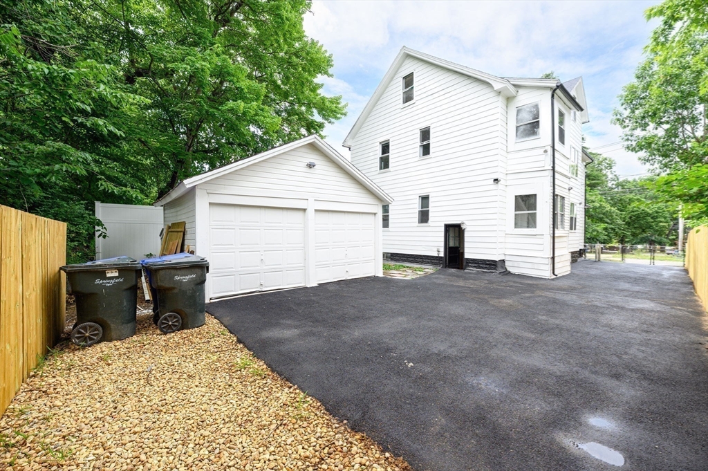 29 Appleton Street, Unit 2 Springfield, MA 01108 - Photo 32 of 35