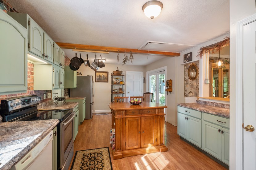 9 River Road Gilford, NH 03249 - Photo 13 of 40