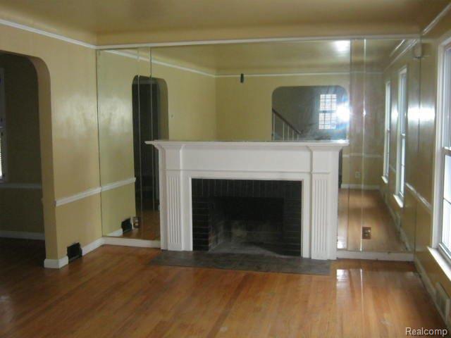 18060 Rutherford Street Detroit, MI 48235 - Photo 4 of 11 IMG_1922