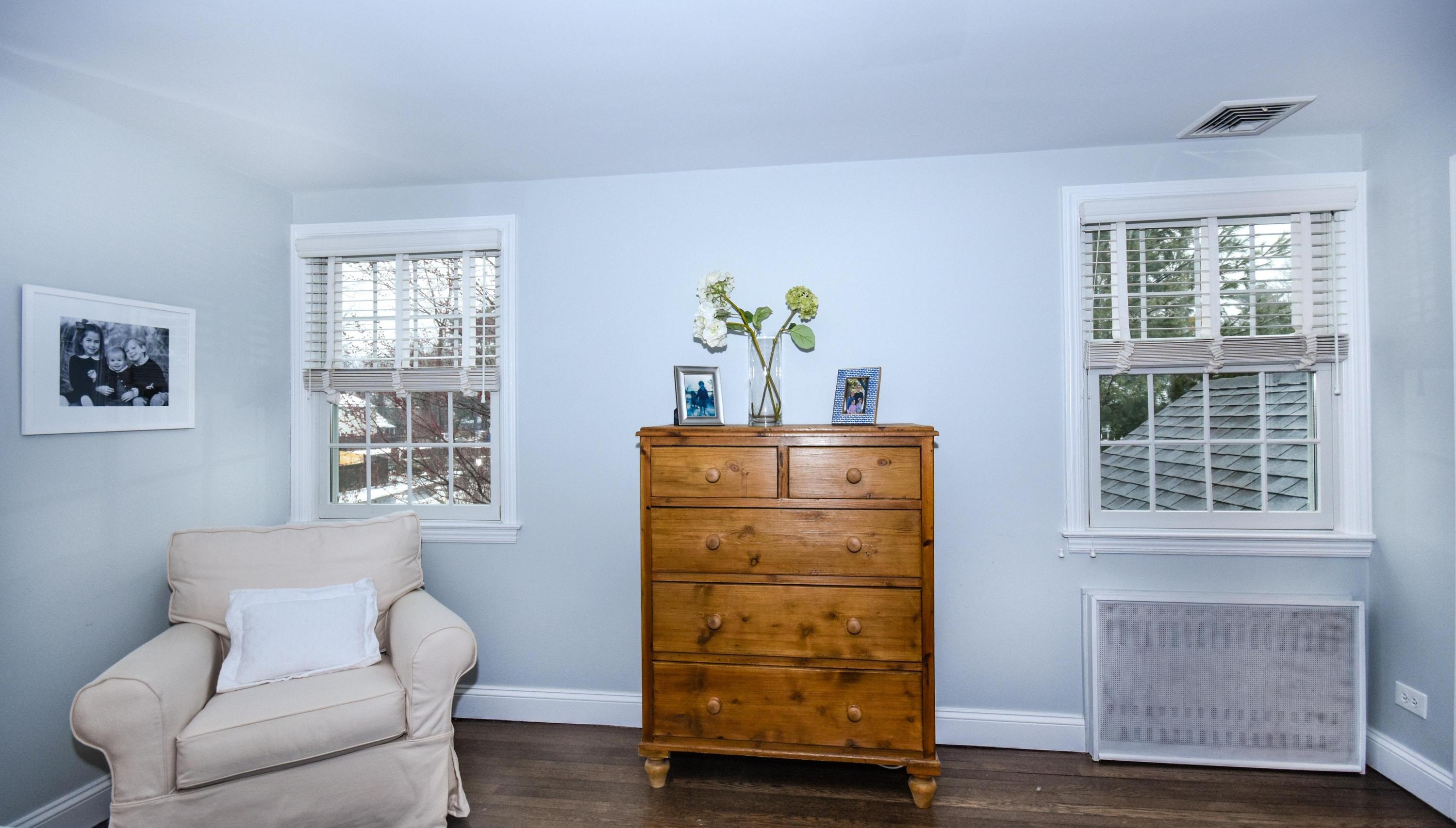 17 Abbey Road Darien, CT 06820 - Photo 13 of 24 a room with furniture and a window