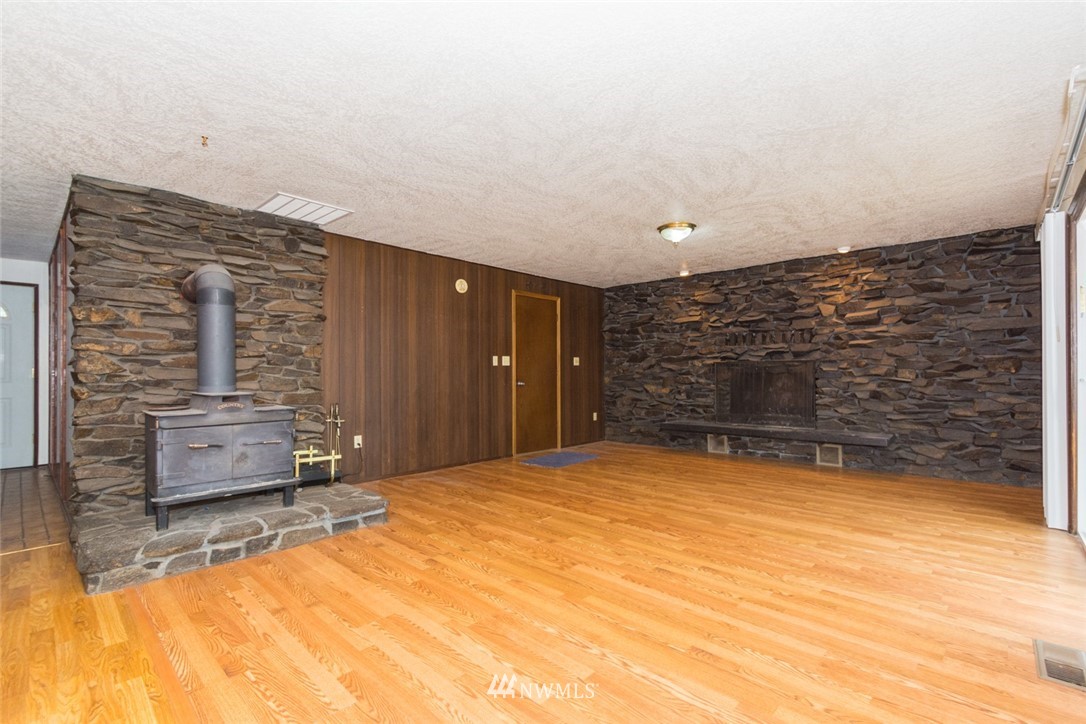 590 Jorgensen Road Onalaska, WA 98570 - Photo 5 of 25 Gallery Image 5