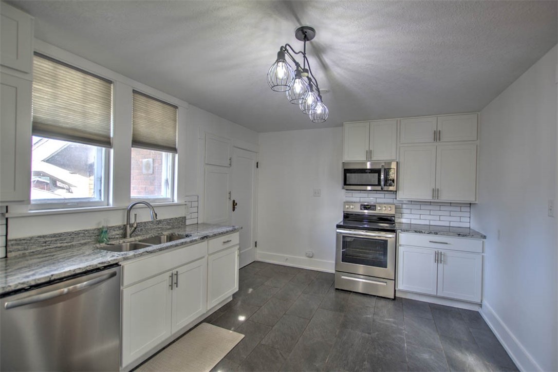 163 Oakdale Boulevard Decatur, IL 62522 - Photo 14 of 27 Gallery Image 14
