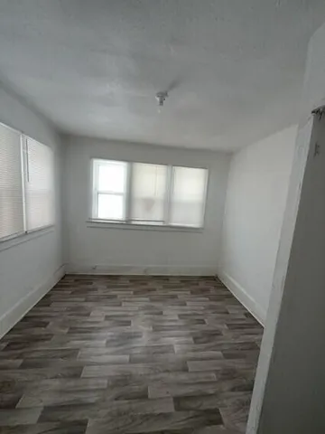 $89,900 | 140 Geneva Avenue, Highland Park, MI 48203