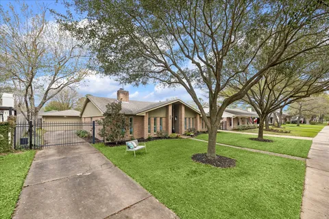 $574,900 | 10714 Sugar Hill Drive, Houston, TX 77042