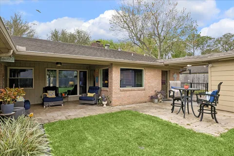 $574,900 | 10714 Sugar Hill Drive, Houston, TX 77042