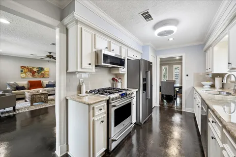 $574,900 | 10714 Sugar Hill Drive, Houston, TX 77042