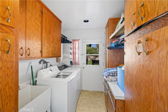 $999,000 | 17419 Leadwell Street, Lake Balboa, CA 91406