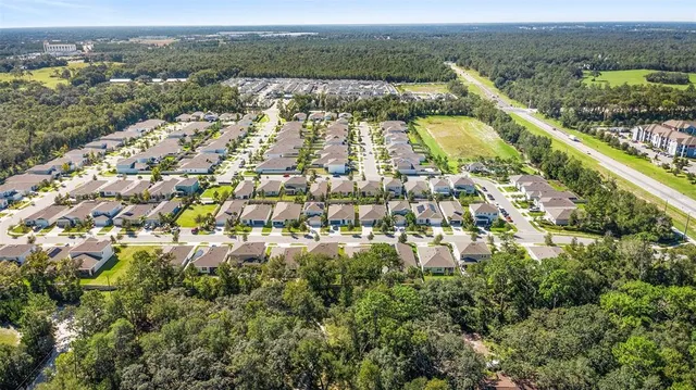 $389,500 | 2024 Canopy Terrace Boulevard, DeLand, FL 32724