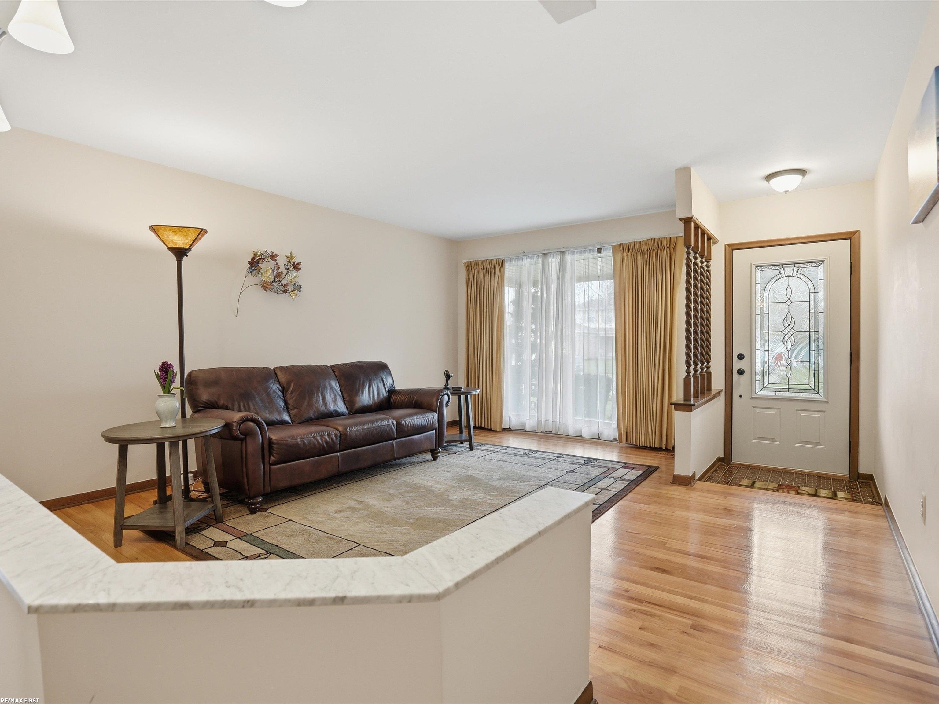 47431 Kathleen Road Macomb, MI 48044 - Photo 6 of 50