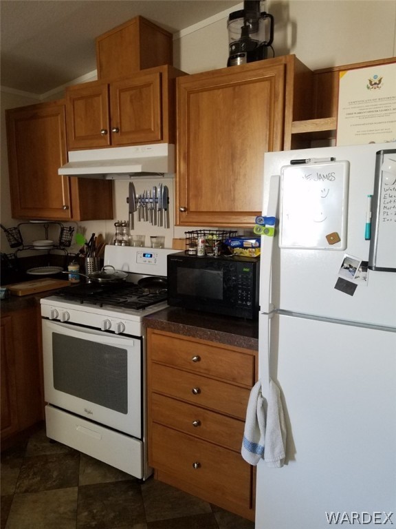 2066 East El Rodeo Road, Unit 14 Fort Mohave, AZ 86426 - Photo 3 of 10 Kitchen