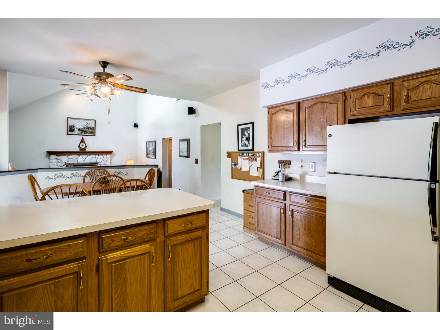 1124 Davis Road Barrington, NJ 08007 - Photo 8 of 25 Kitchen