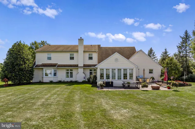 a view of a house with a big yard