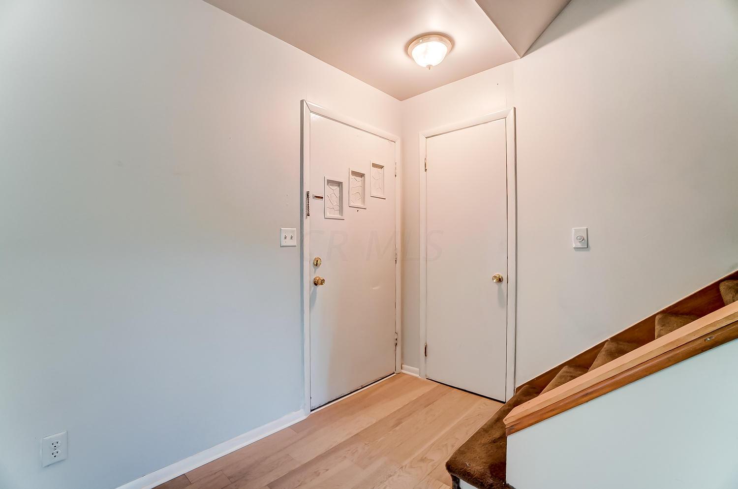 6135 Karl Road Columbus, OH 43229 - Photo 3 of 28 Gallery Image 3
