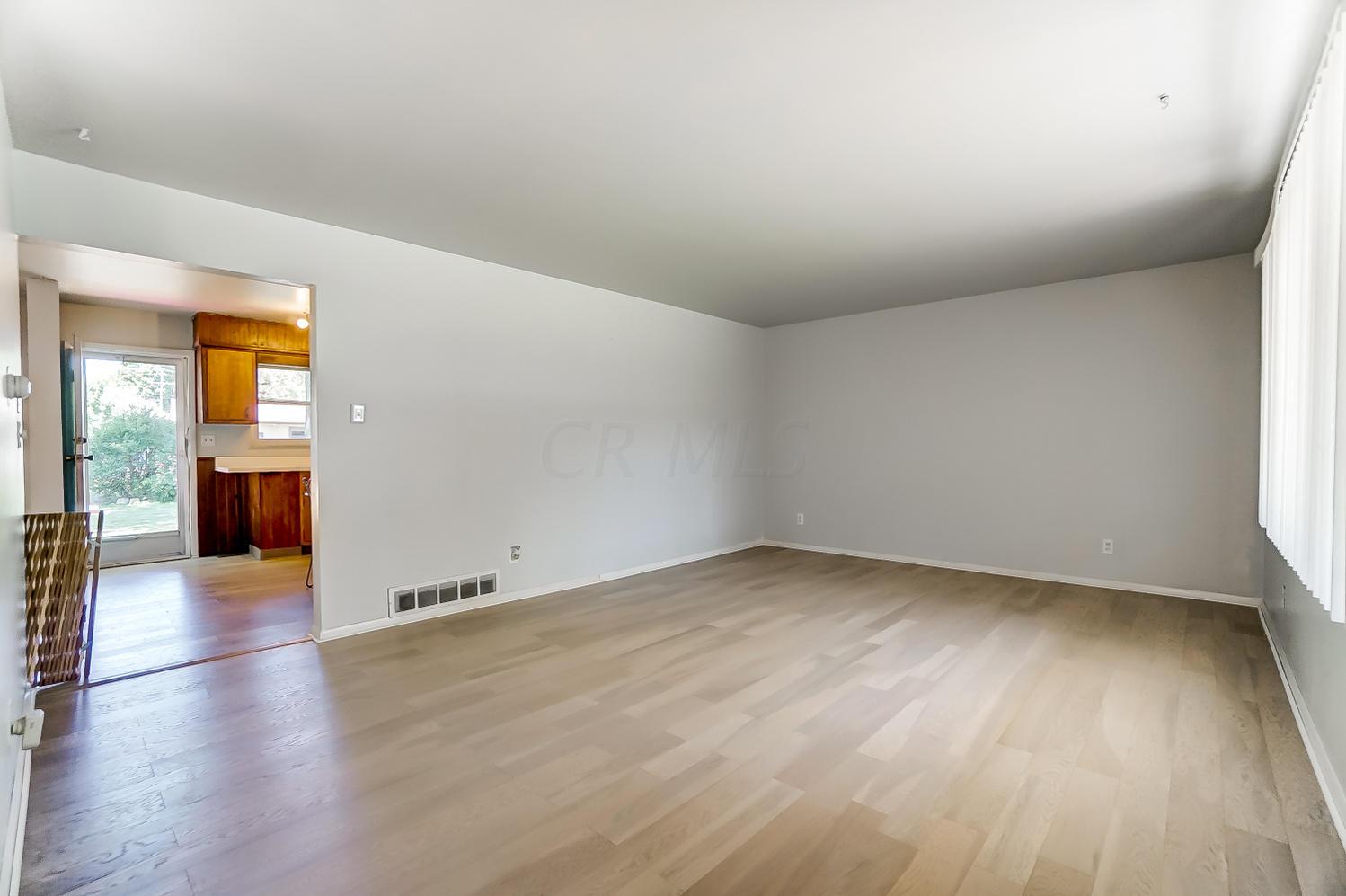 6135 Karl Road Columbus, OH 43229 - Photo 4 of 28 Gallery Image 4