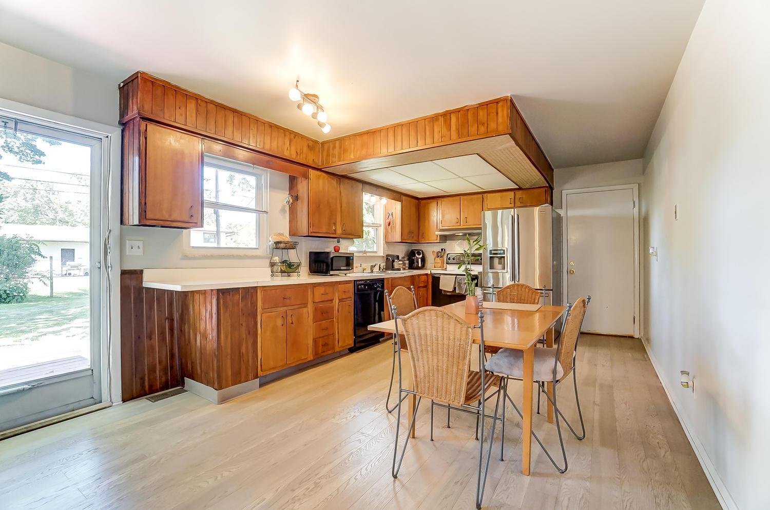 6135 Karl Road Columbus, OH 43229 - Photo 6 of 28 Gallery Image 6