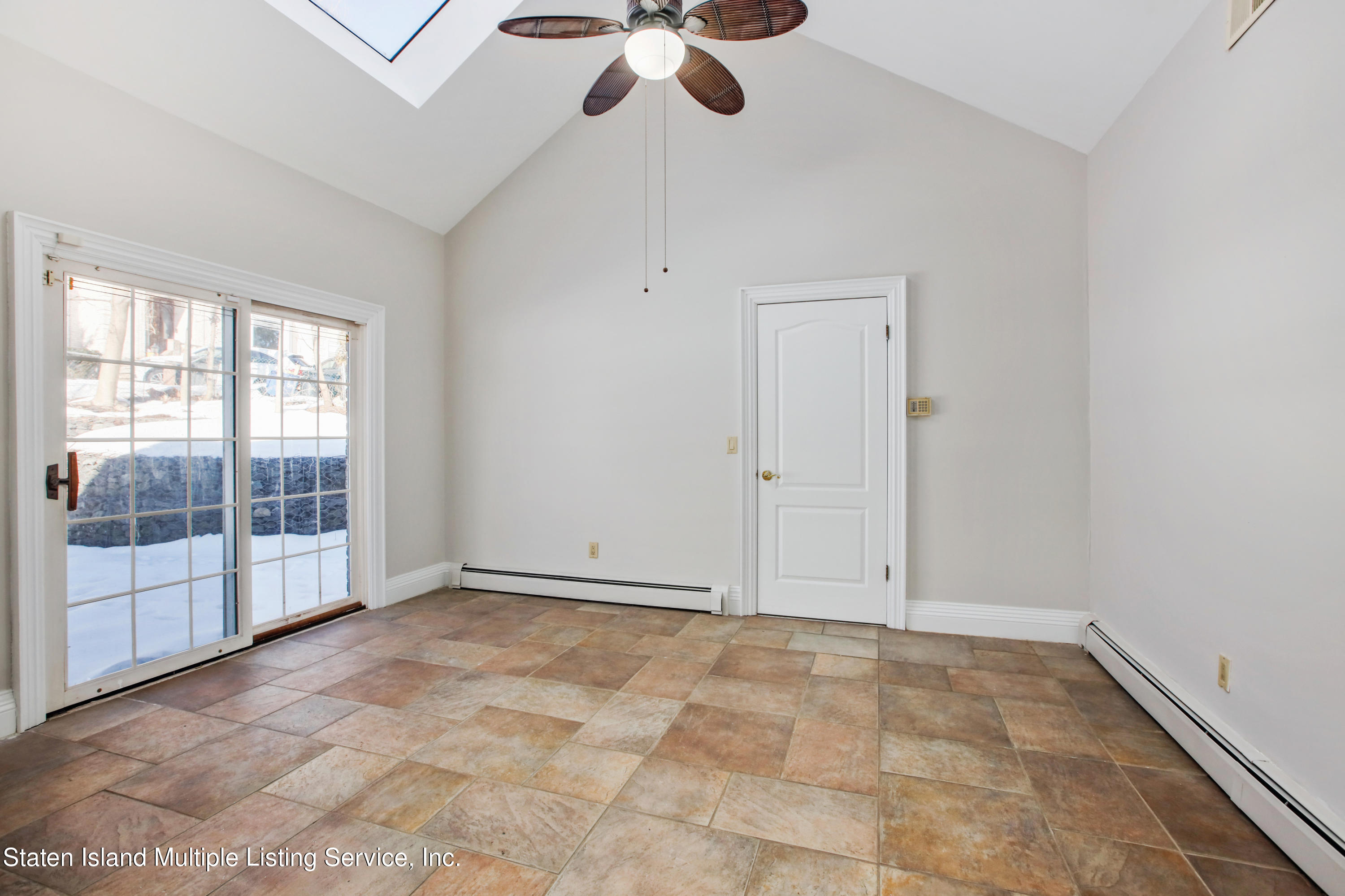 2 Circle Road Staten Island, NY 10304 - Photo 14 of 39 VMD_017