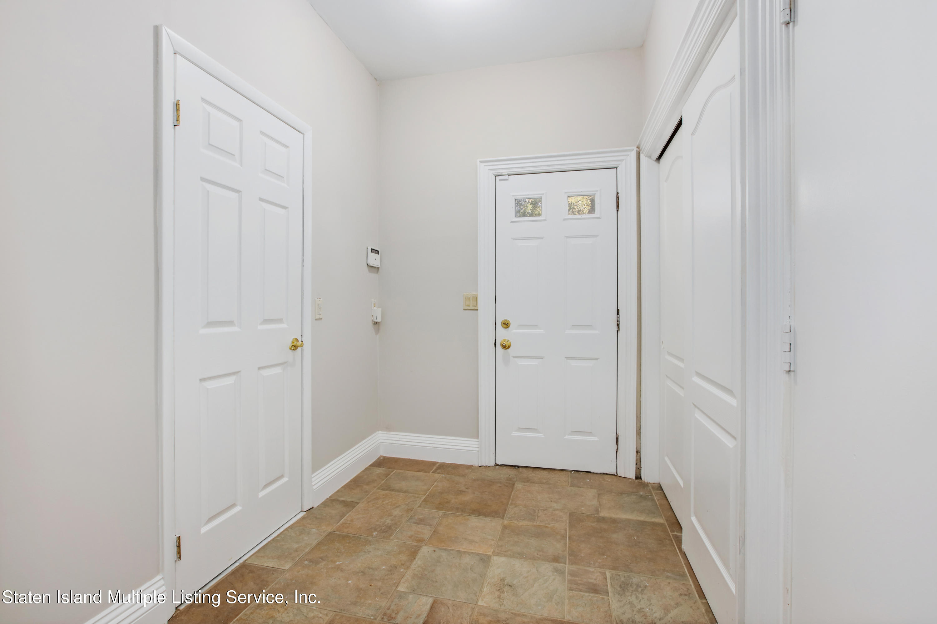 2 Circle Road Staten Island, NY 10304 - Photo 15 of 39 VMD_018