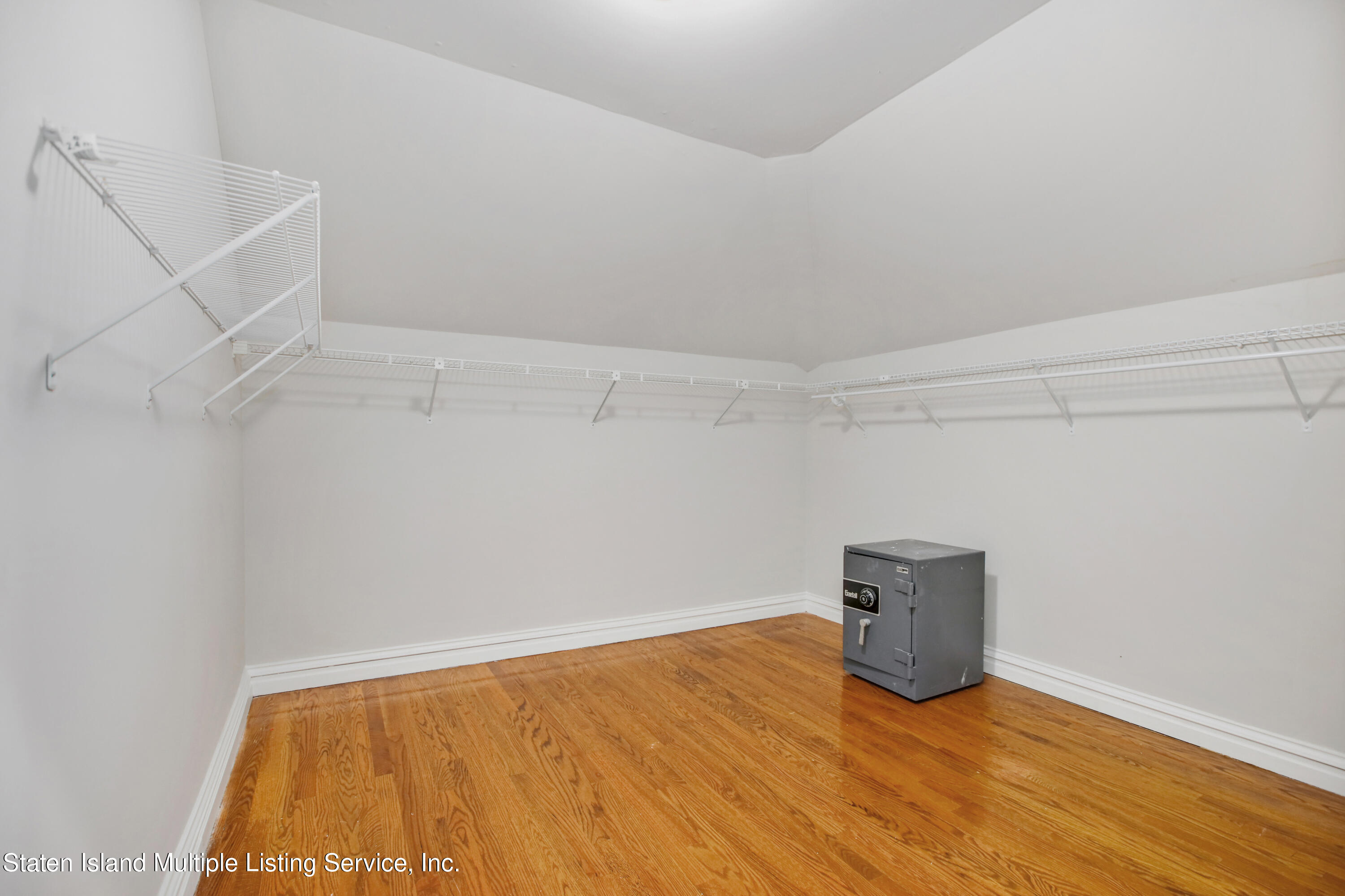 2 Circle Road Staten Island, NY 10304 - Photo 24 of 39 VMD_029