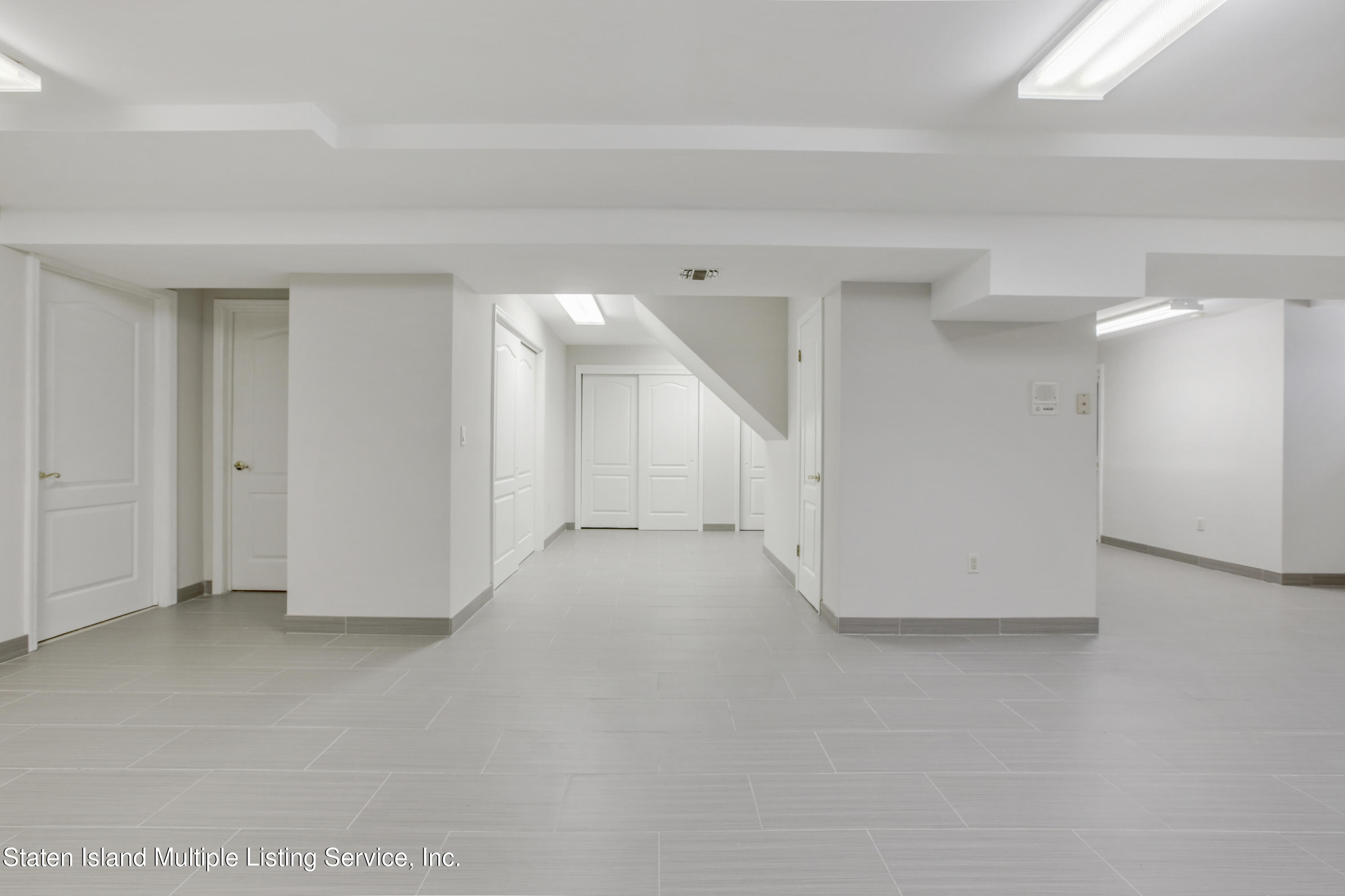 2 Circle Road Staten Island, NY 10304 - Photo 35 of 39 VMD_043