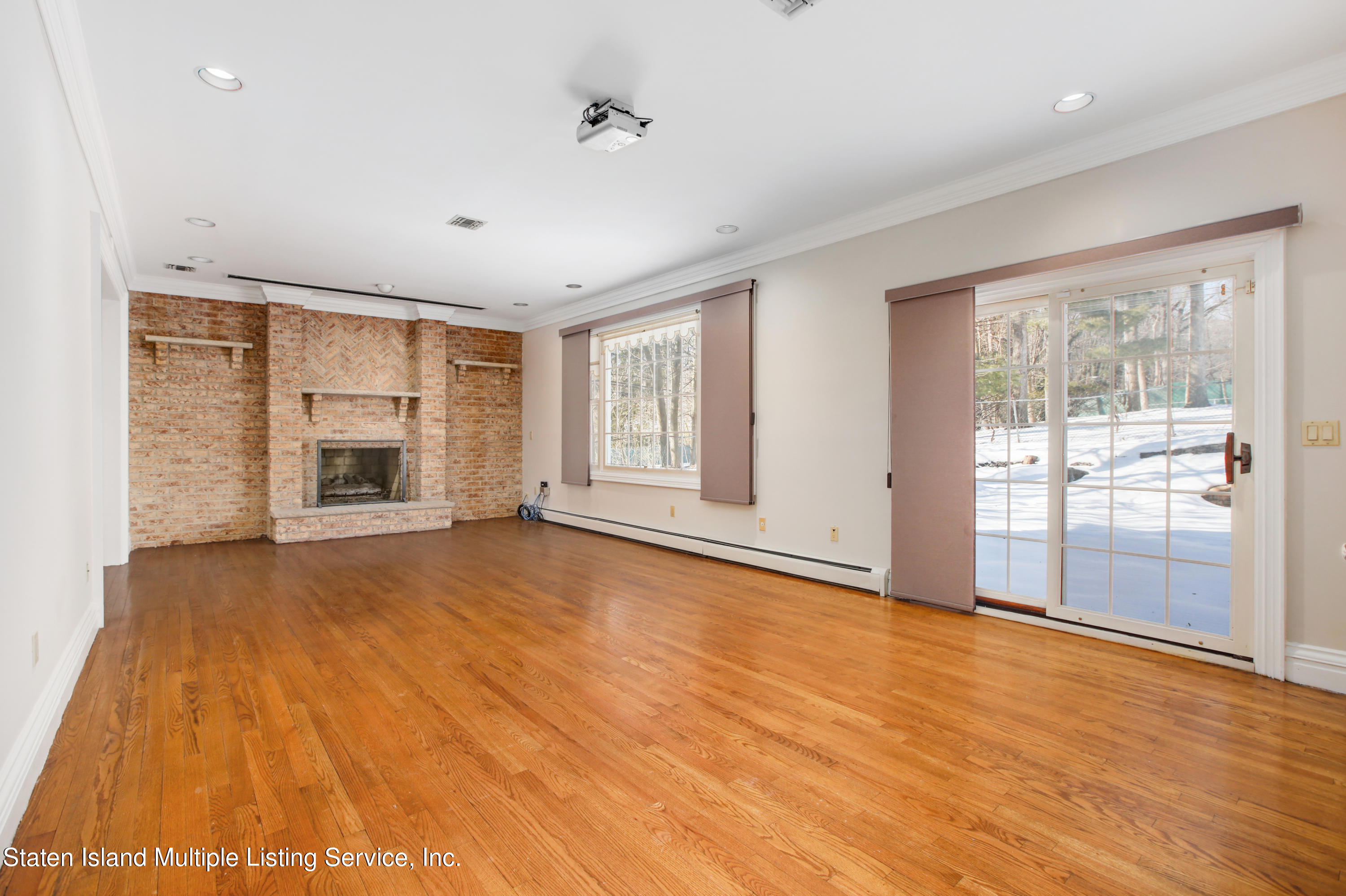 2 Circle Road Staten Island, NY 10304 - Photo 7 of 39 VMD_008