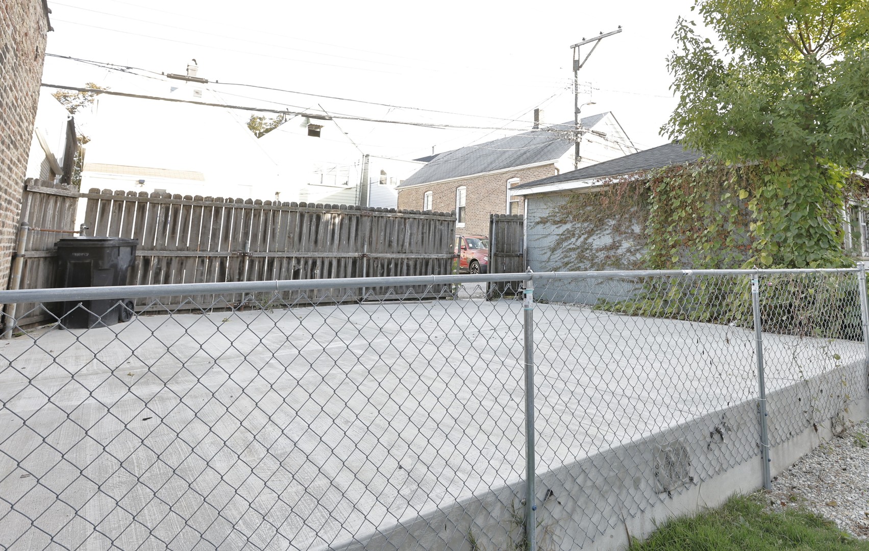 3621 South Winchester Avenue, Unit 1 Chicago, IL 60609 - Photo 24 of 24 a view of a fence