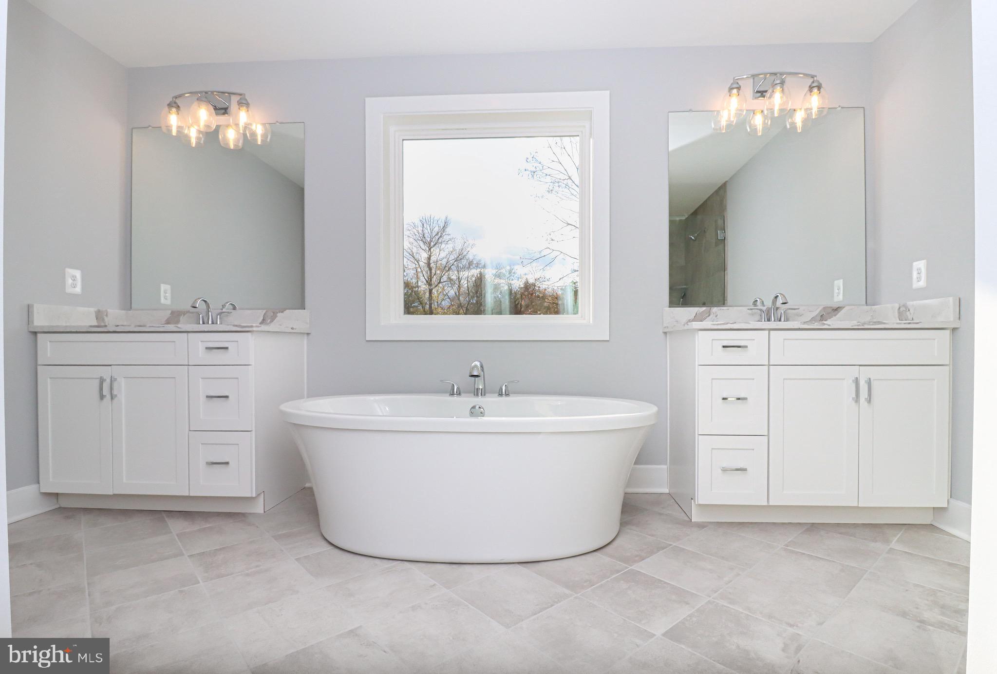 1305 Polyanski Drive Pasadena, MD 21122 - Photo 36 of 50 Gorgeous Soaking Tub