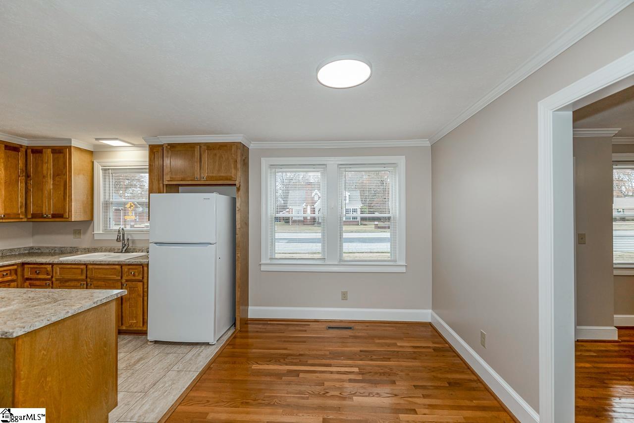 906 East Georgia Road Simpsonville, SC 29681 - Photo 12 of 29 Gallery Image 12