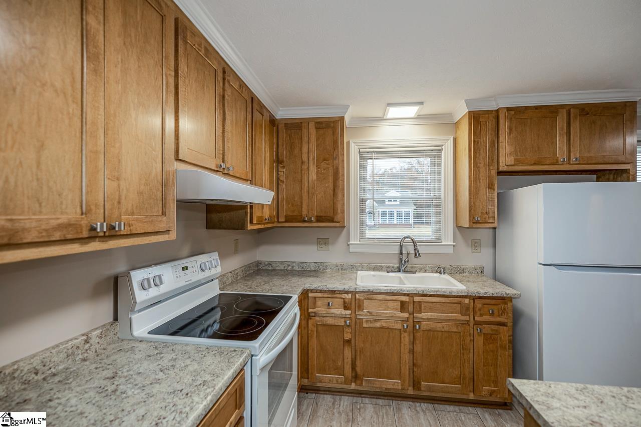 906 East Georgia Road Simpsonville, SC 29681 - Photo 14 of 29 Gallery Image 14