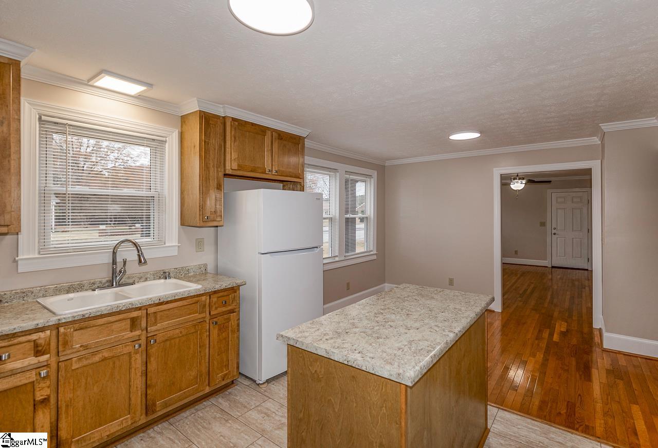 906 East Georgia Road Simpsonville, SC 29681 - Photo 15 of 29 Gallery Image 15